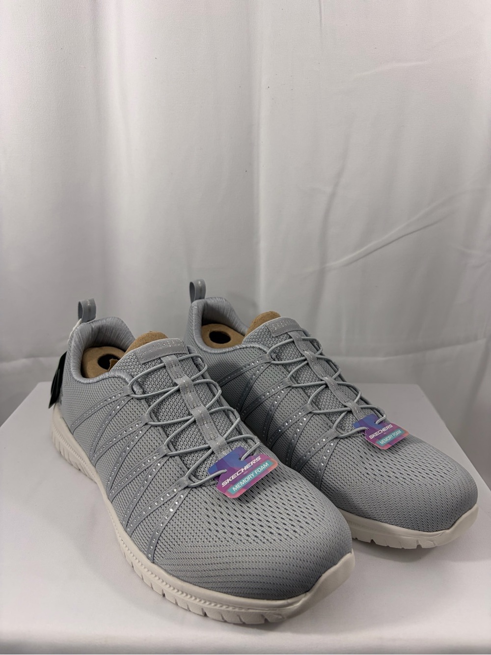 NWT Skechers Women’s Size 10 Light Gray Athletic Shoes